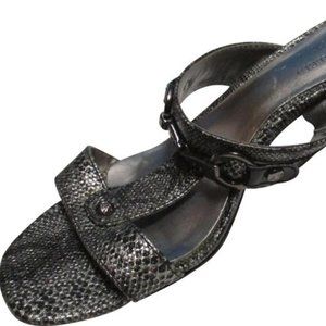 SAC*AK Anne Klein Gray Iflex Harlen T Strap Slides